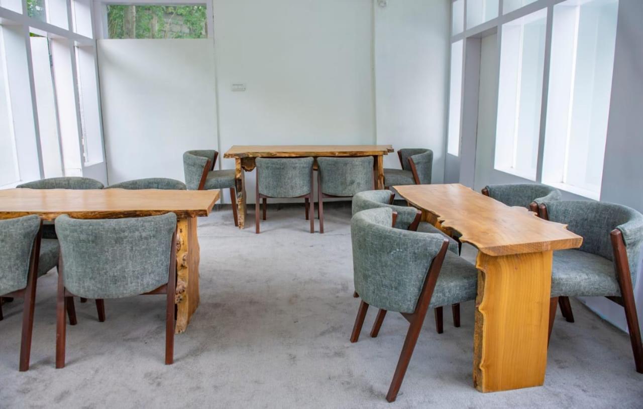 Hotel Reego Skardu Exteriör bild