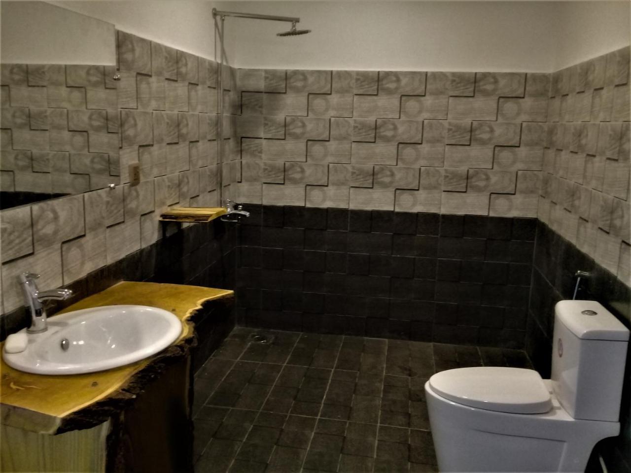 Hotel Reego Skardu Exteriör bild